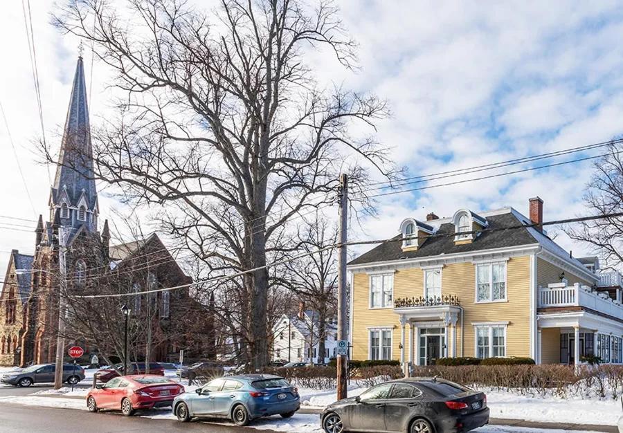 Fitzroy Hall Шарлоттаун Экстерьер фото
